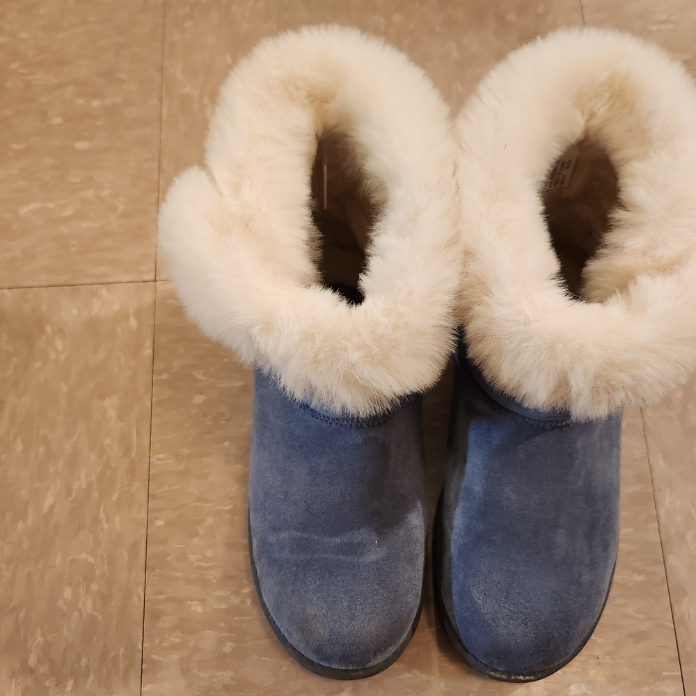 & Other Stories Blue Suede Ankle Boots with Cream Fur
